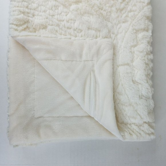 Madison Park Pillow Sham Tufted Off White Standard Medallion Cottage Style - Picture 6 of 10